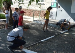 Юные волонтёры контролируют работы по благоустройству
